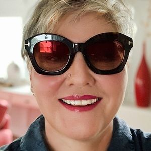 Meet your Posher, Linda